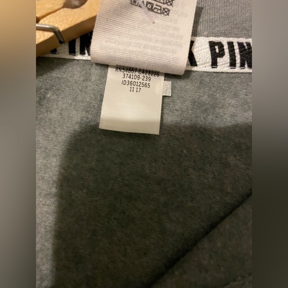 VS. PINK bling 1/4 zip sweatshirt-medium NWT - Picture 8 of 8